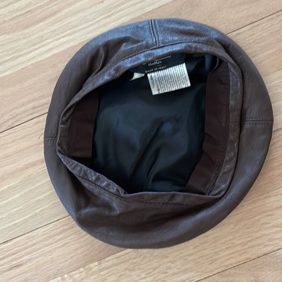 WEEKEND MaxMara chocolate brown leather beret. Made in Italy. Gently worn. - Picture 6 of 8